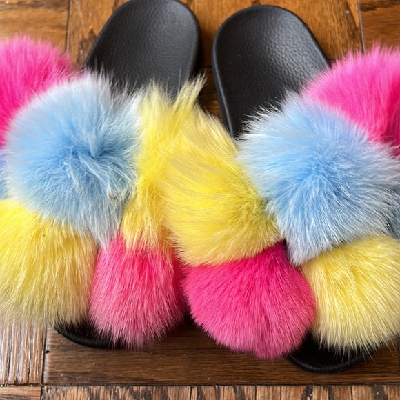 Fur slides shoes size 39 /8 Barbie pink yellow blue - Picture 10 of 13